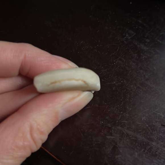 White stone pendant with sterling silver ‘clasp’ - Picture 6 of 6